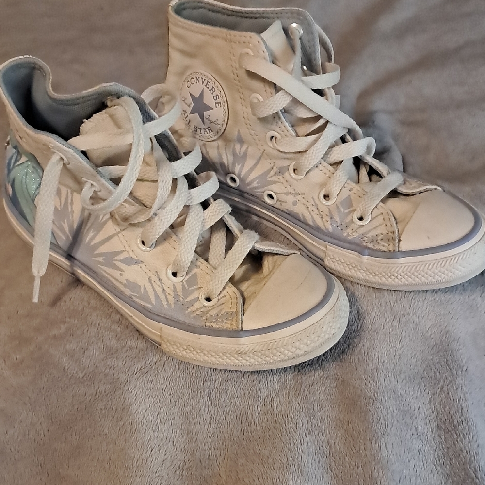 Converse High-Tops with White and Gray Patterns
